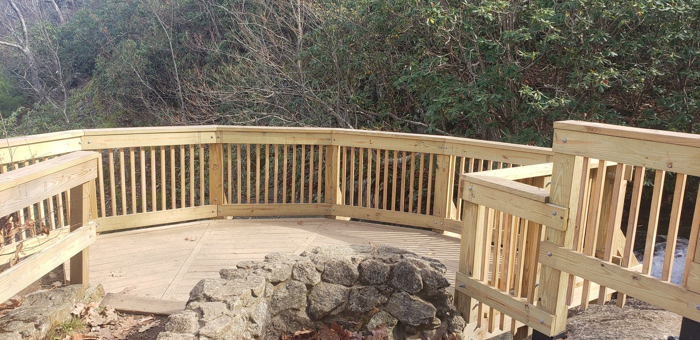 Crabtree Falls cantilevered deck finished